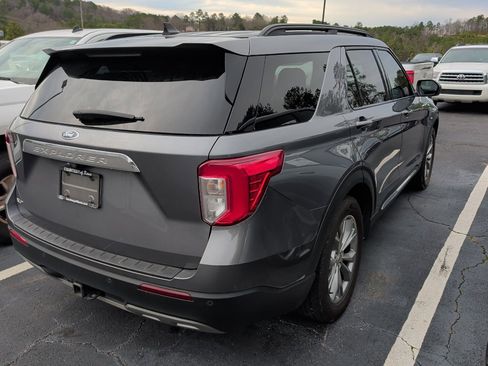 Used 2021 Ford Explorer XLT w/ Equipment Group 202A image 4