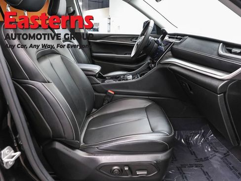 Used 2023 Jeep Grand Cherokee L Limited AWD/4WD image 26