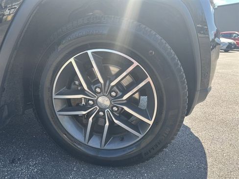 Used 2018 Jeep Grand Cherokee Limited w/ Luxury Group II AWD/4WD image 5