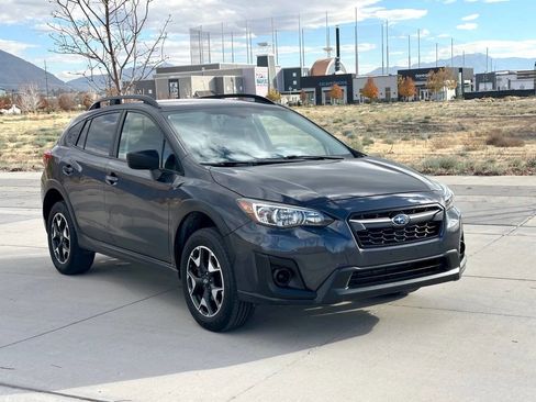 Used 2019 Subaru Crosstrek 2.0i w/ Eyesight System image 3