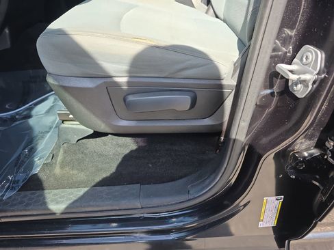 Used 2017 RAM 1500 Express w/ Express Value Package image 30