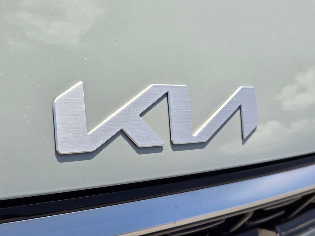 Certified 2025 Kia K4 GT-Line Turbo FWD image 5