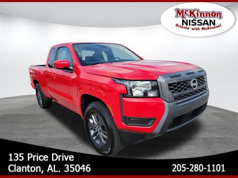 Used 2025 Nissan Frontier SV image 1
