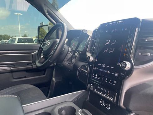 Used 2024 RAM 2500 Big Horn w/ Night Edition AWD/4WD image 30