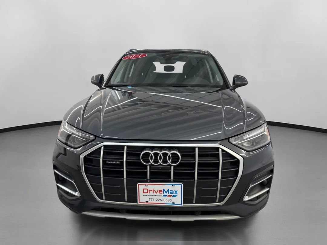 Used 2021 Audi Q5 2.0T Premium Plus w/ Premium Plus Package AWD/4WD image 2