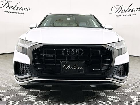 Used 2022 Audi Q8 Premium Plus w/ Premium Plus Package image 2