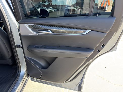 Used 2023 Cadillac XT6 Sport w/ Technology Package AWD/4WD image 13