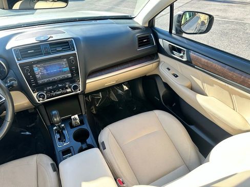 Used 2018 Subaru Outback 3.6R Limited image 32