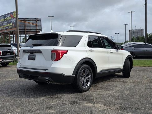 Used 2024 Ford Explorer XLT w/ Equipment Group 202A RWD image 6