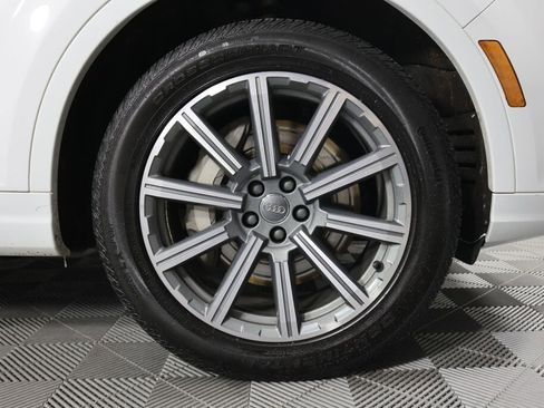 Used 2018 Audi Q7 3.0T Prestige w/ Prestige Package image 6