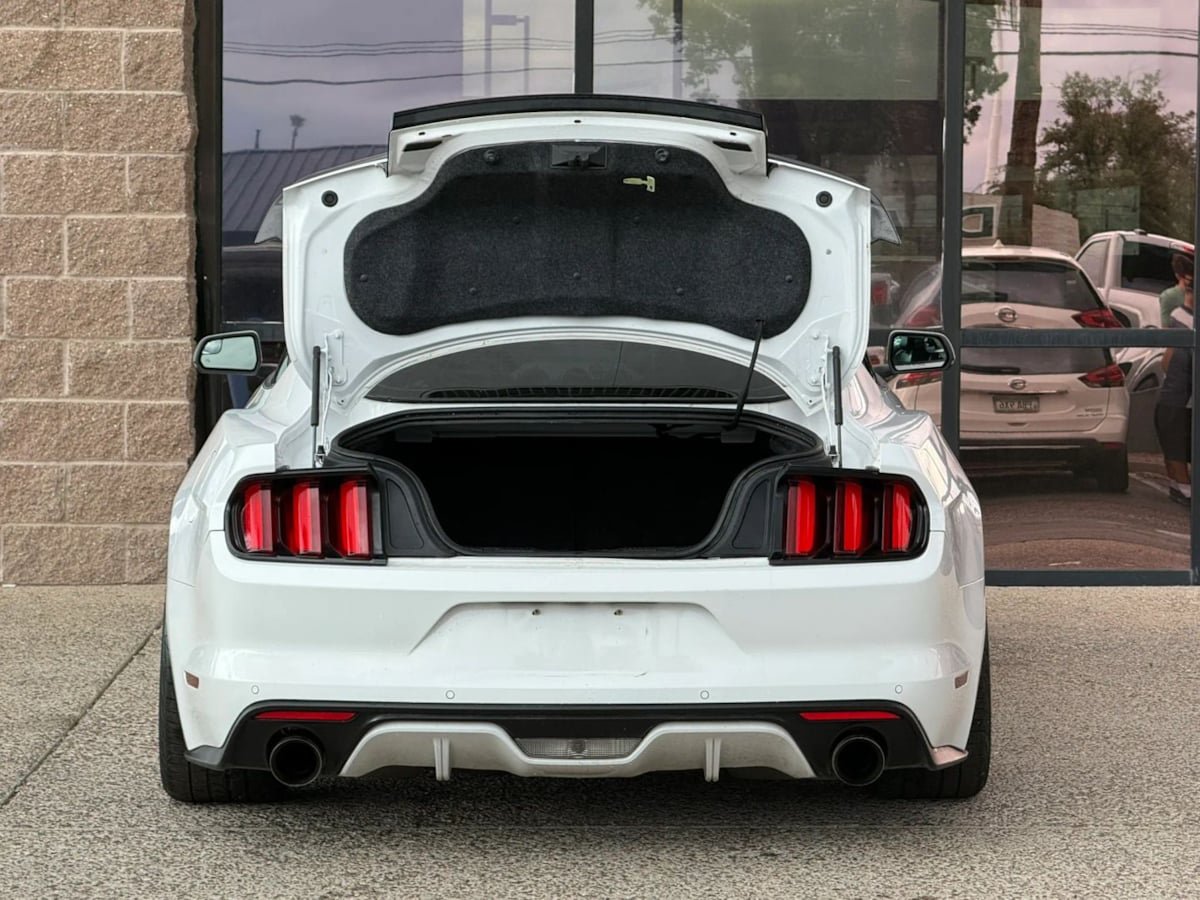 Used 2016 Ford Mustang GT Premium w/ Black Accent Package RWD image 30