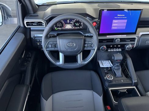 Used 2025 Toyota Tacoma TRD Off-Road image 18