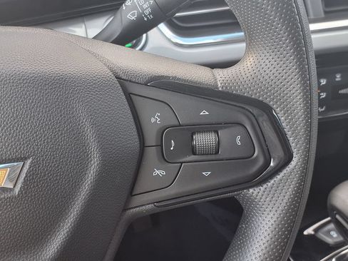 Used 2025 Chevrolet Trax LT FWD image 28