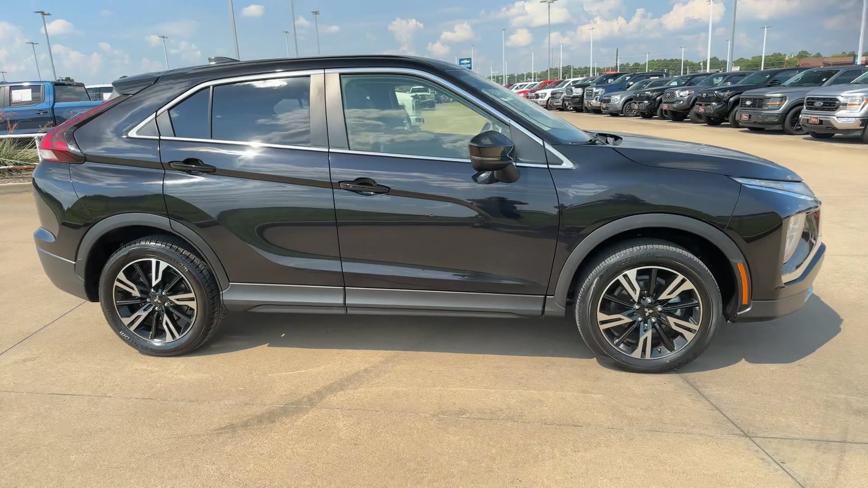 Used 2024 Mitsubishi Eclipse Cross SE AWD/4WD image 2