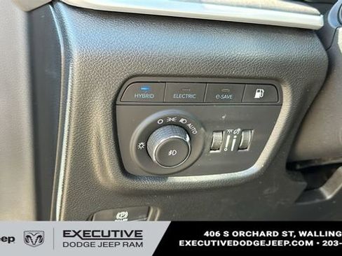 Used 2023 Jeep Grand Cherokee 4WD 4xe image 11