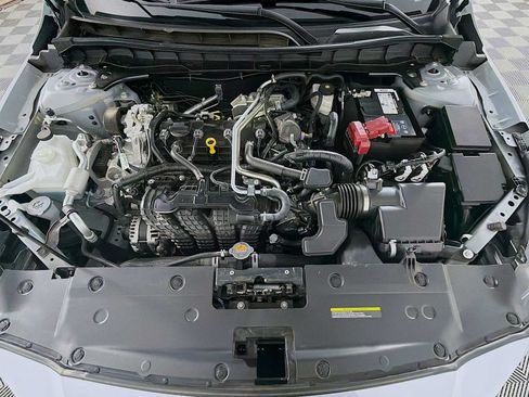 Used 2025 Nissan Altima 2.5 SR w/ SR Premium Package FWD image 27