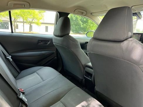 Used 2022 Toyota Corolla LE FWD image 18