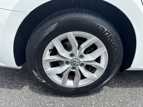 Used 2017 Volkswagen Passat 1.8T S FWD image 9