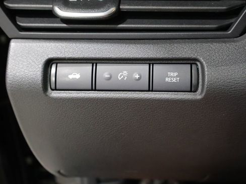Used 2024 Nissan Altima 2.5 SV AWD/4WD image 32