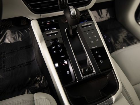 New 2026 Porsche Macan S image 22