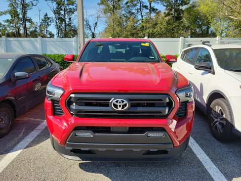Used 2025 Toyota Tacoma SR5 image 2