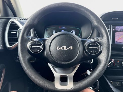 Used 2024 Kia Soul LX w/ Option Group 015 FWD image 25