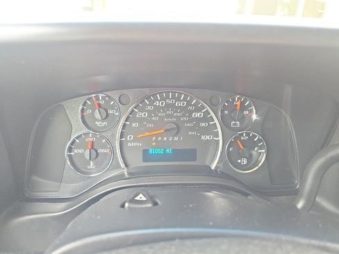 Used 2015 Chevrolet Express 2500 RWD image 20
