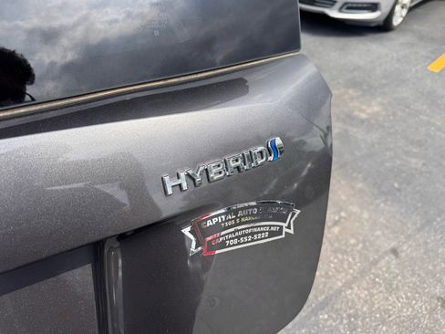 Used 2018 Toyota Prius Two image 8