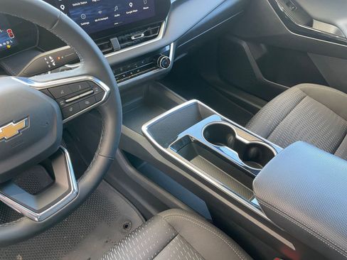 Used 2025 Chevrolet Equinox LT image 41