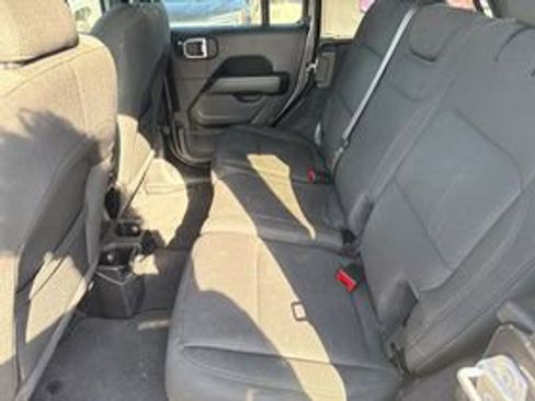 Used 2021 Jeep Wrangler Unlimited Sahara w/ Cold Weather Group image 10