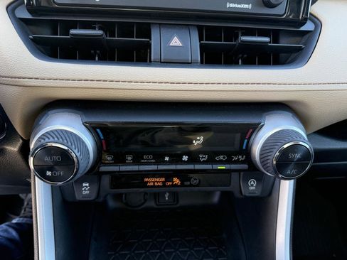 Used 2020 Toyota RAV4 XLE image 17