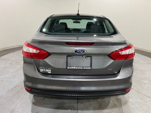 Used 2014 Ford Focus SE w/ SE Winter Package FWD image 10