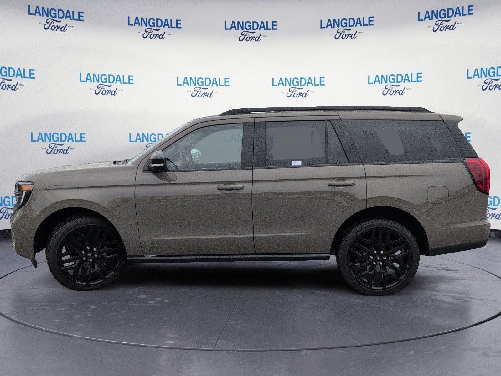 New 2027 Ford Expedition Platinum w/ Stealth Performance Package AWD/4WD image 10