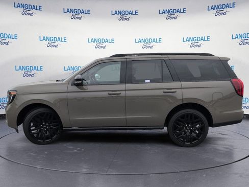 New 2027 Ford Expedition Platinum w/ Stealth Performance Package AWD/4WD image 10