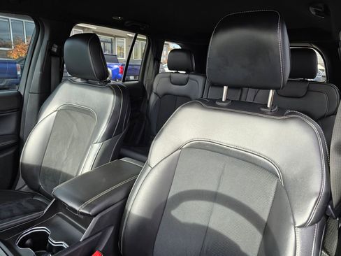 Used 2024 Jeep Grand Cherokee Altitude image 22