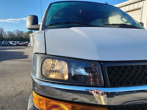 Used 2024 Chevrolet Express 2500 w/ Driver Convenience Package image 9