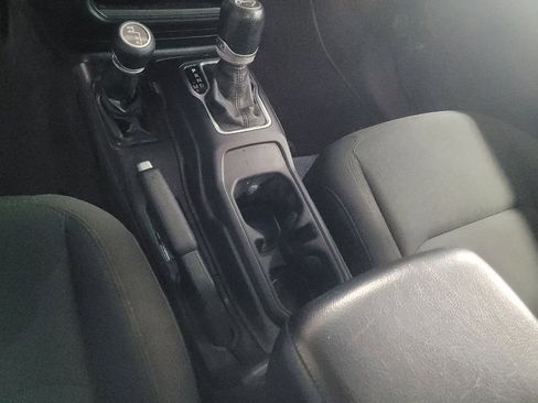 Used 2018 Jeep Wrangler Sport image 26