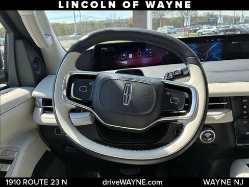 Used 2026 Lincoln Navigator Reserve AWD/4WD image 26