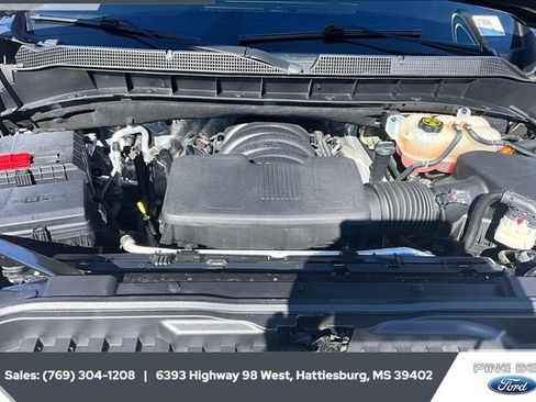 Used 2022 Chevrolet Silverado 1500 High Country w/ Technology Package image 8