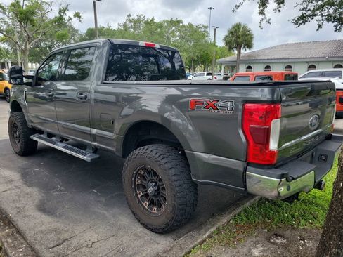 Used 2018 Ford F250 Lariat w/ Lariat Value Package AWD/4WD image 4