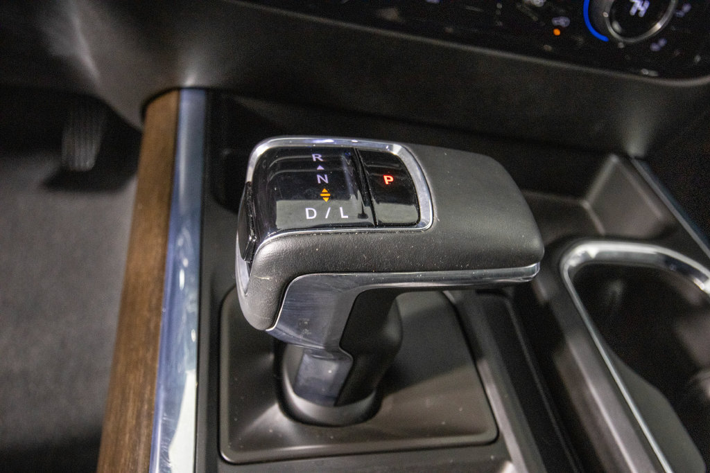 Used 2024 Chevrolet Silverado 1500 High Country w/ Technology Package AWD/4WD image 24