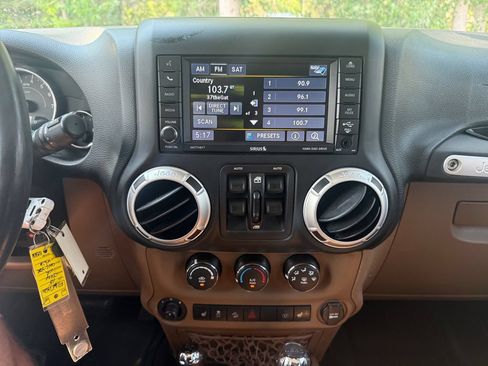 Used 2015 Jeep Wrangler Unlimited Sahara w/ Max Tow Package AWD/4WD image 24