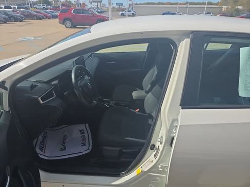 Used 2021 Toyota Corolla LE image 14