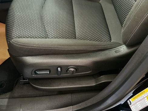 Used 2024 GMC Terrain SLE w/ Driver Convenience Package FWD image 19
