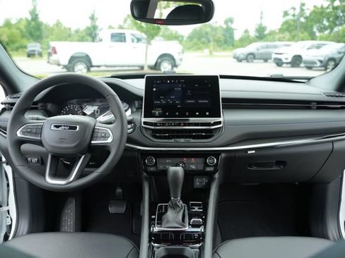 New 2026 Jeep Compass Latitude AWD/4WD image 24