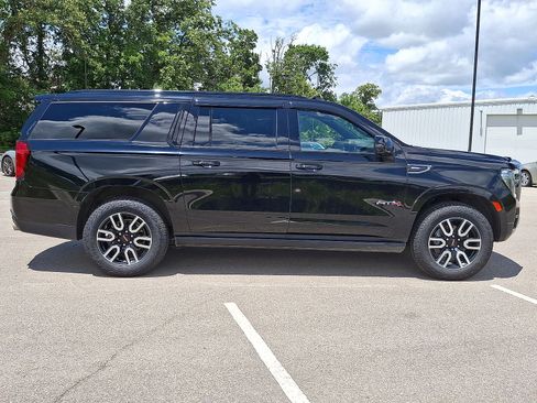 Used 2023 GMC Yukon XL AT4 w/ AT4 Premium Plus Package AWD/4WD image 26