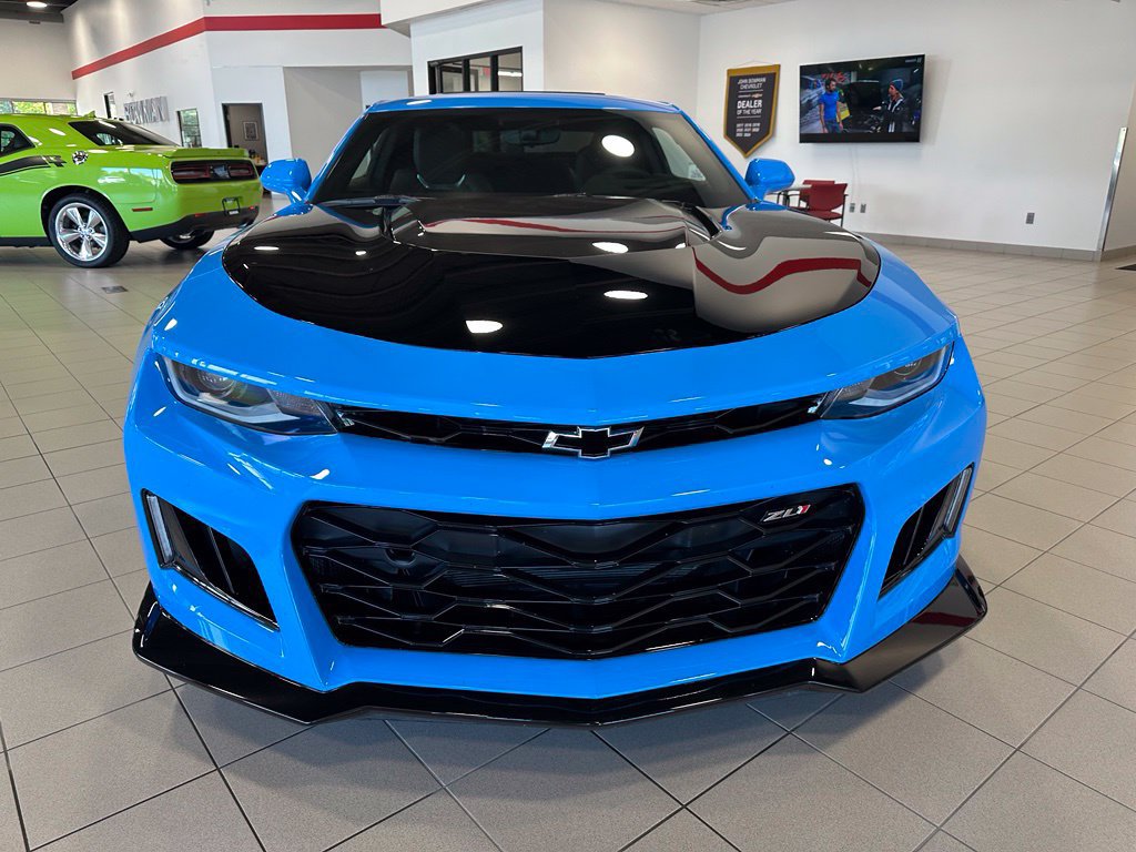 Used 2022 Chevrolet Camaro ZL1 RWD image 8