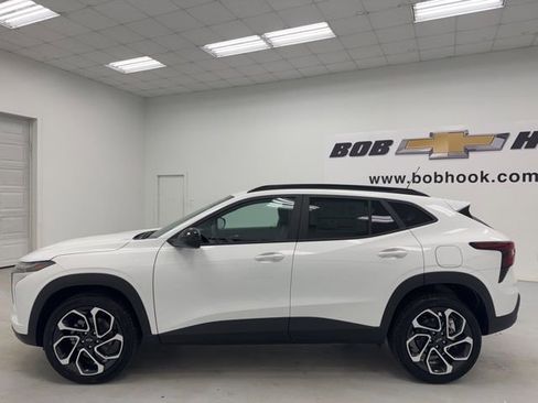 New 2026 Chevrolet Trax RS image 4