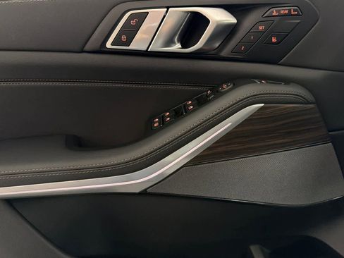 Used 2026 BMW X7 xDrive40i w/ M Sport Package image 12