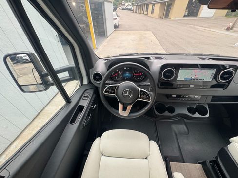 Used 2020 Mercedes-Benz Sprinter 3500 image 84